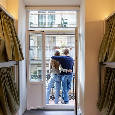 Camila ホステル *